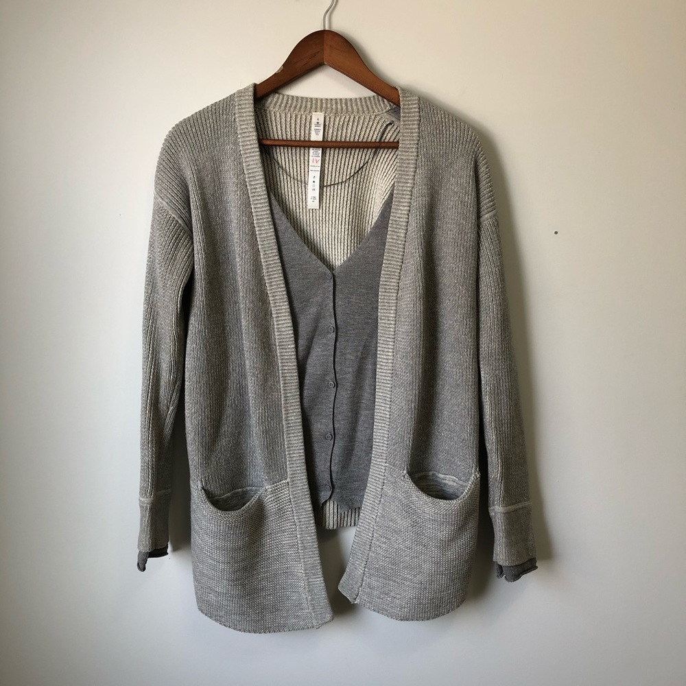 Lululemon knit vestigan